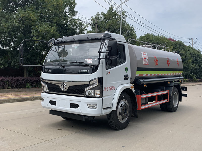 中潔牌XZL5120GSS6型灑水車(chē)